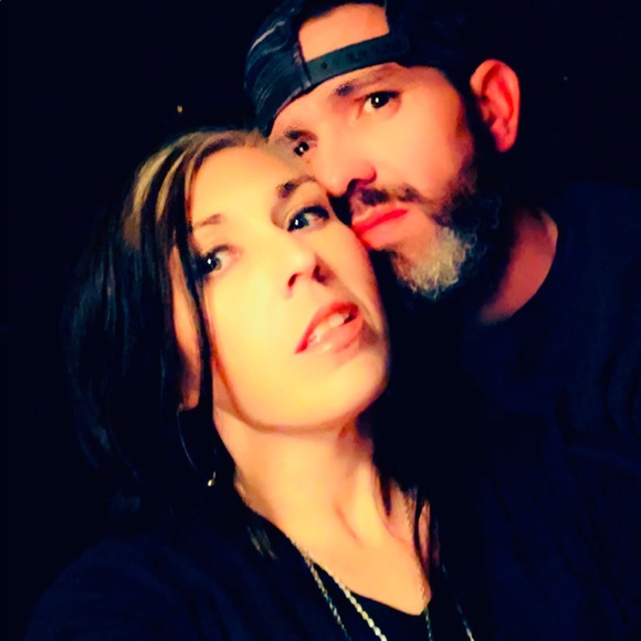 Meet your Posher, Lori - Picture 2 of 3